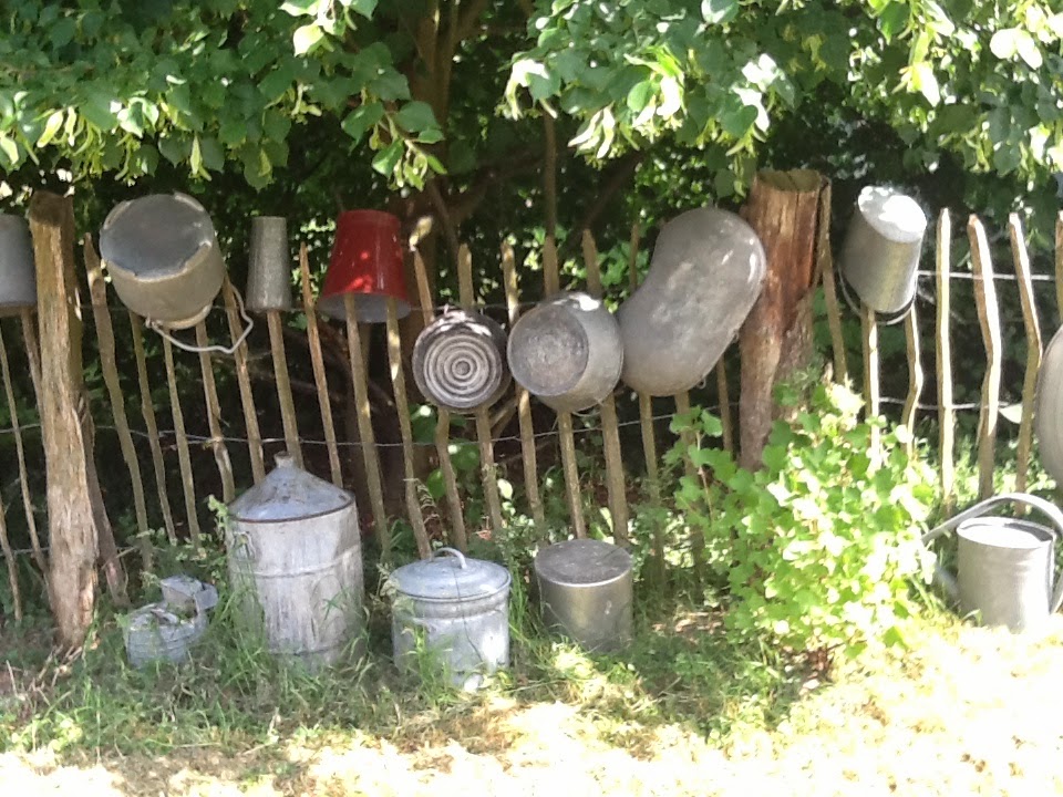 Gartenimpressionen - meine "Blechbüchsenarmee"